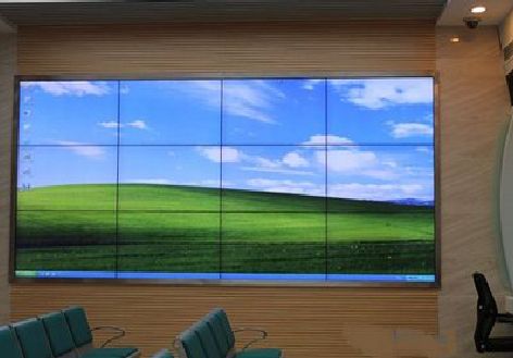 新化液晶拼接屏的另类用法。